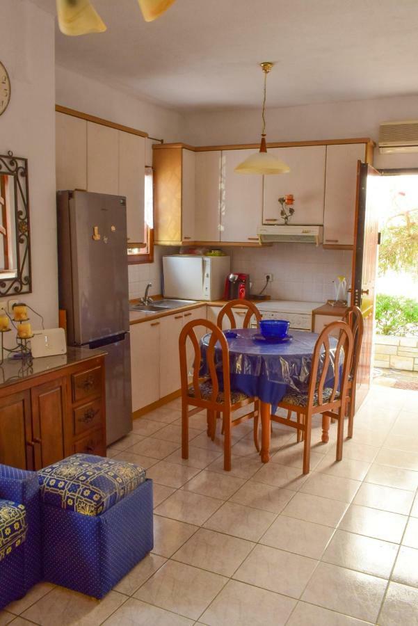 הוילה פפקוהורי Zoli House מראה חיצוני תמונה
